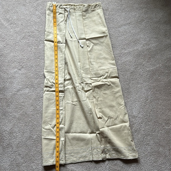 Gold Sequin Saree - Picture 7 of 8